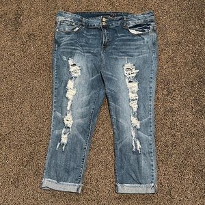 Distressed Rue21 capris